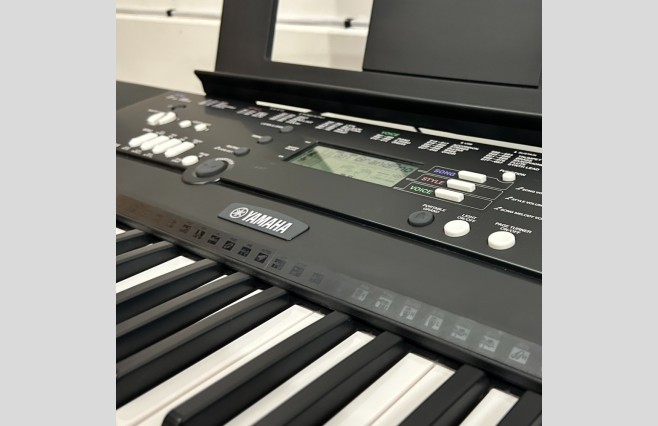Yamaha EZ-220 Keyboard, Used (SN:BBAO01051) - Image 8